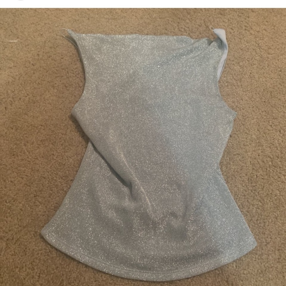 super super cute glittery top!!
